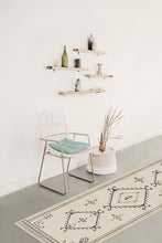 Load image into Gallery viewer, Damali Black & White Rug
